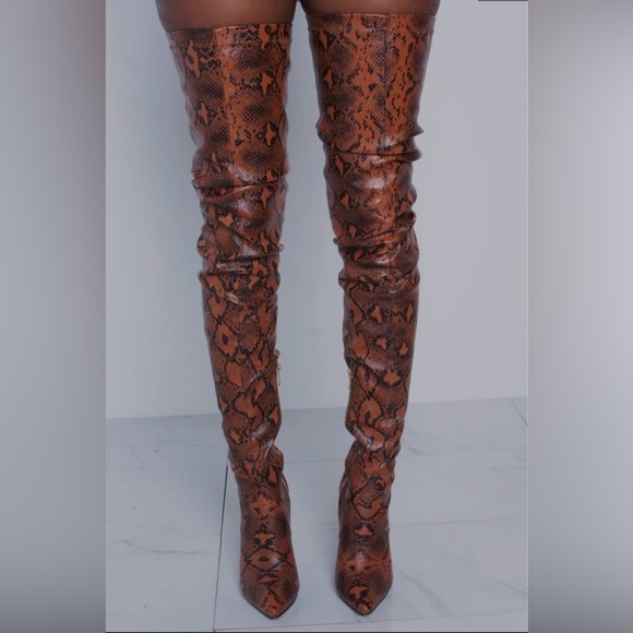 kloset envy Thigh high rust snake boots. Sold out. Never worn size 7.5 - Picture 3 of 7
